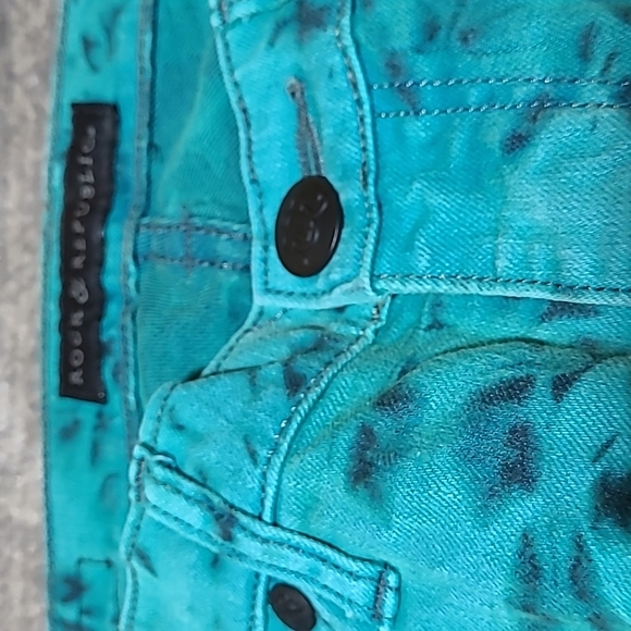 ROCK & REPUBLIC TIE DYE OSCAR SKINNY BERLIN DENIM JEAN - Picture 5 of 14